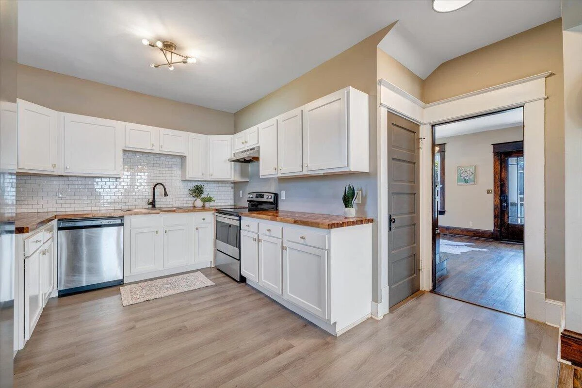 1307 Chapman AVE SW - Photo 25