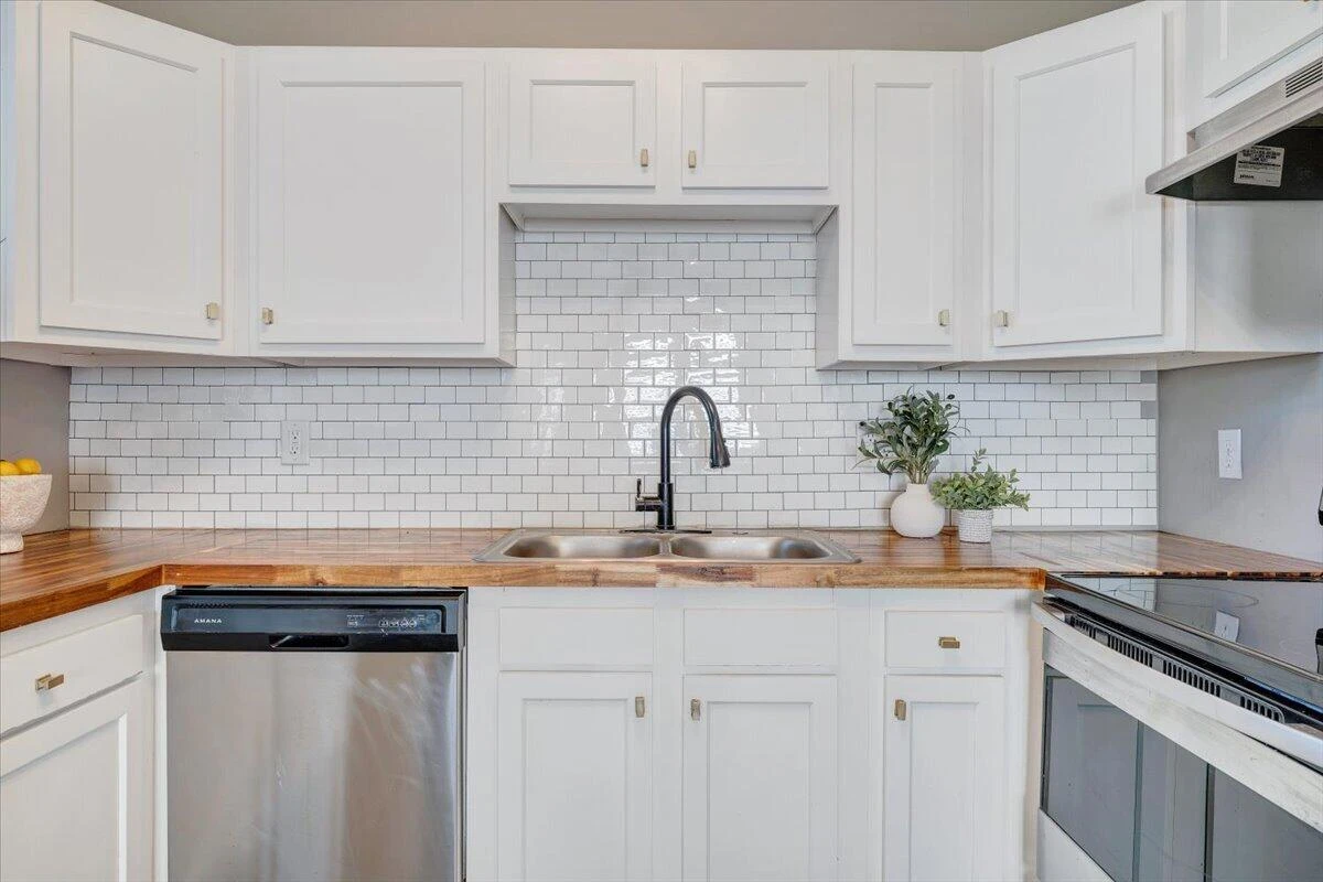 1307 Chapman AVE SW - Photo 26