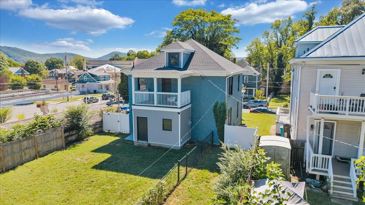 1307 Chapman AVE SW - Photo 68