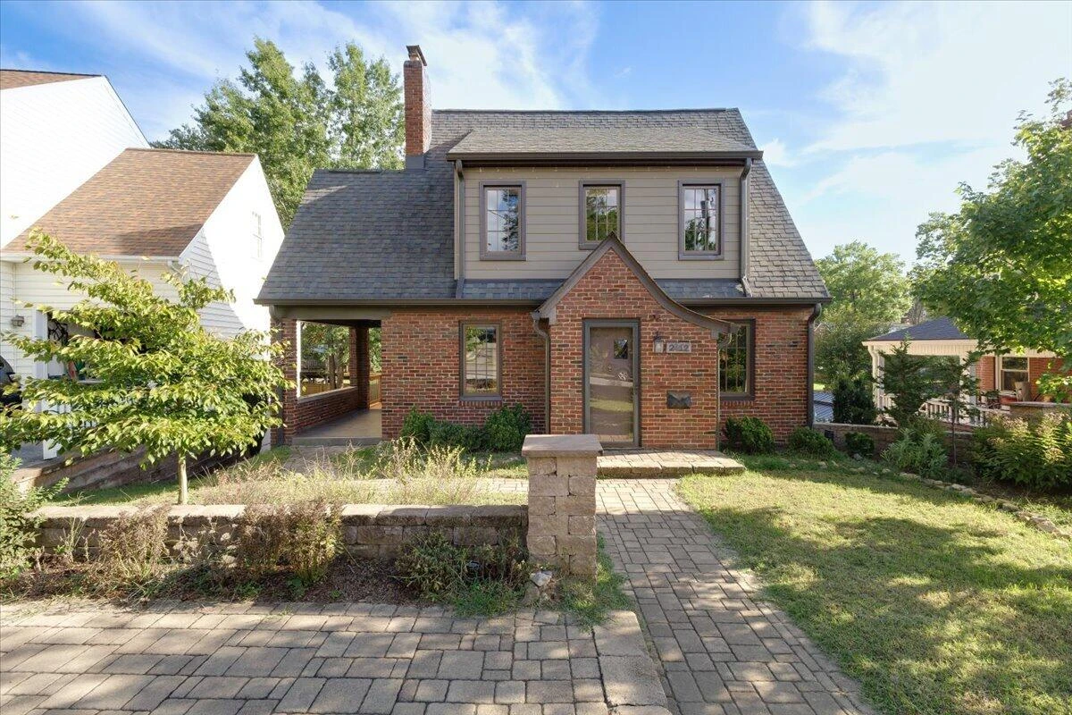 2412 Alberta AVE SW