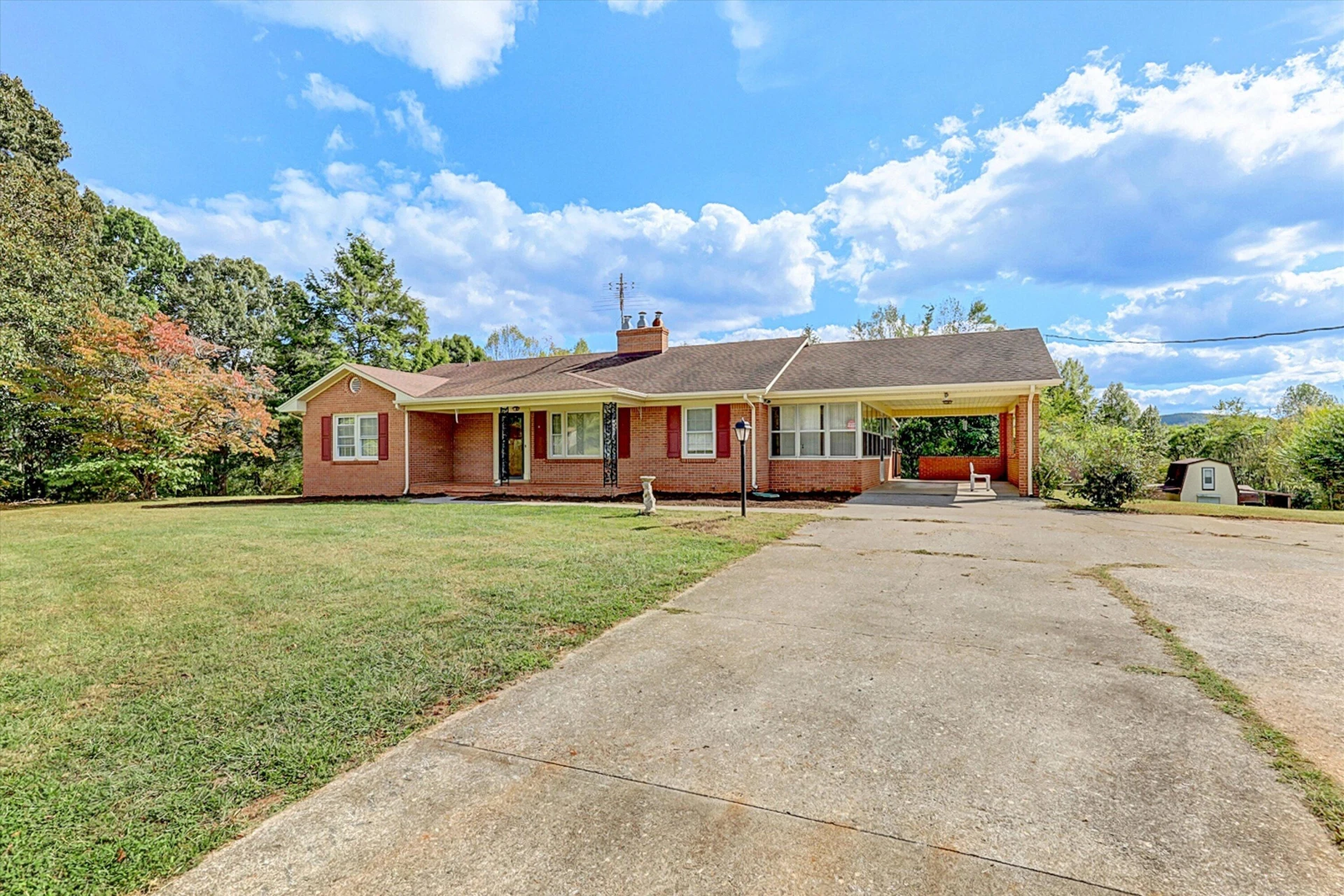 5394 SNOW CREEK RD - Photo 2