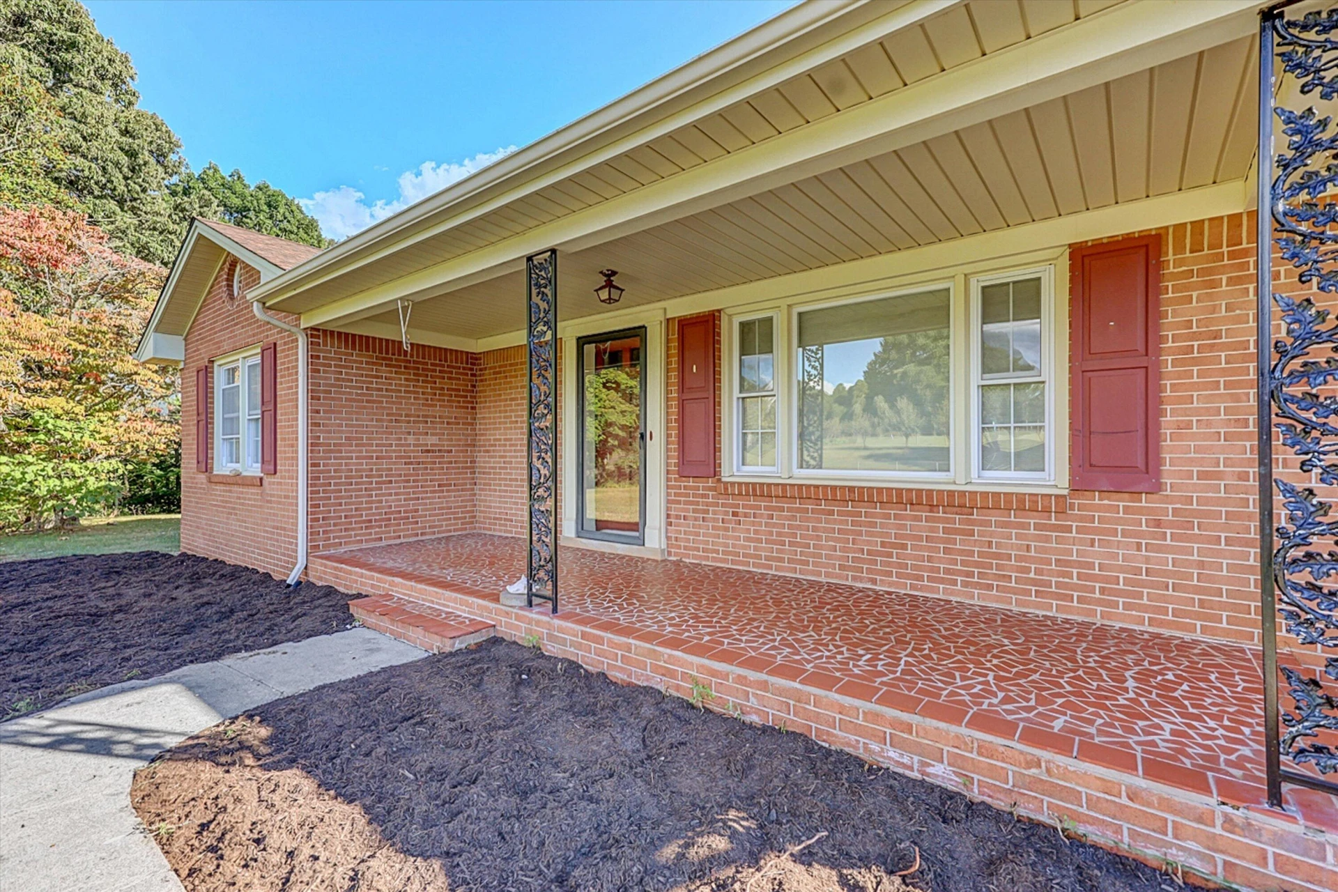 5394 SNOW CREEK RD - Photo 3