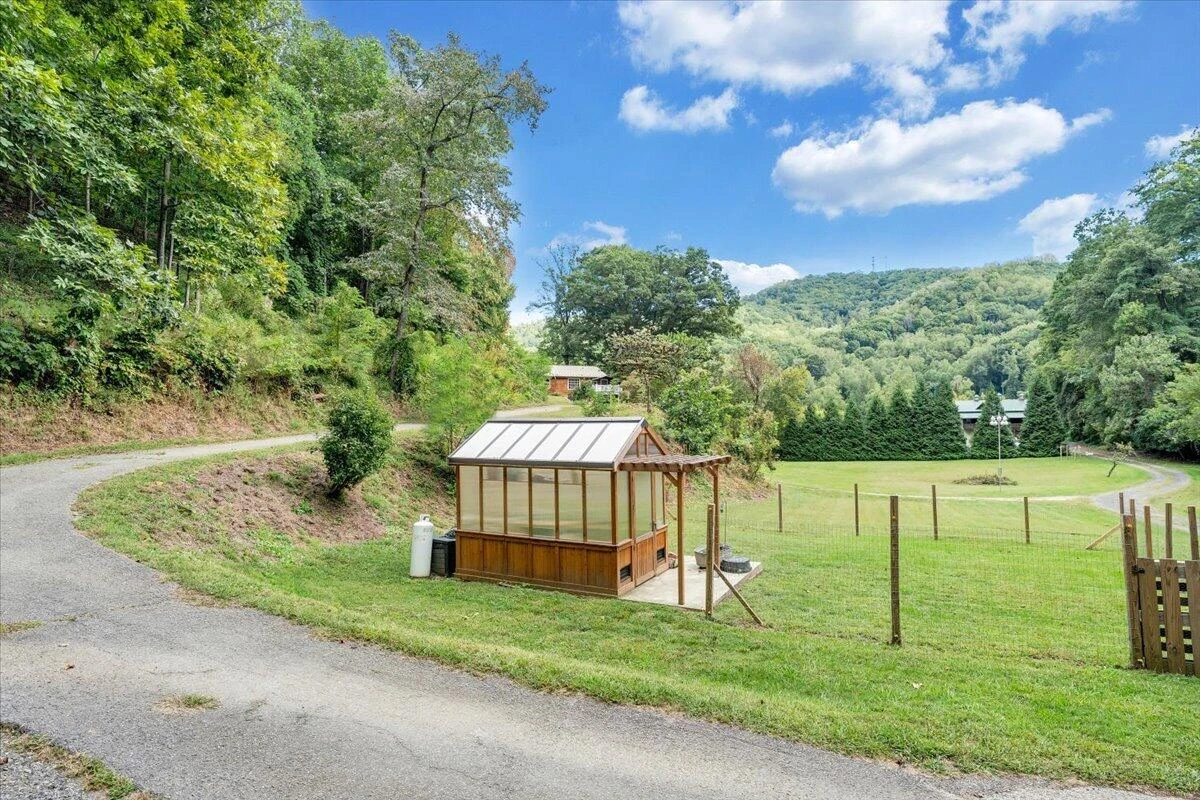 7965 Franklin RD - Photo 92