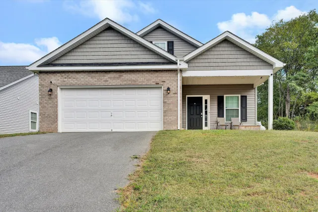 2029 Heys LN