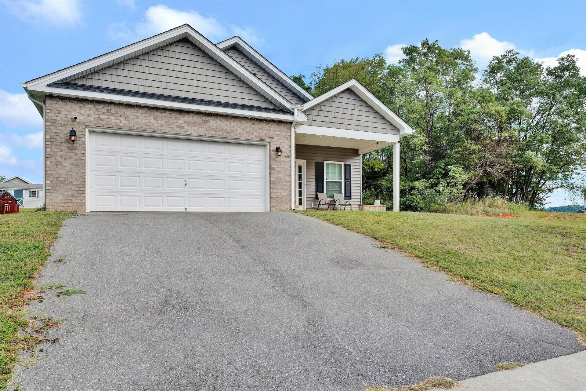 2029 Heys LN - Photo 2