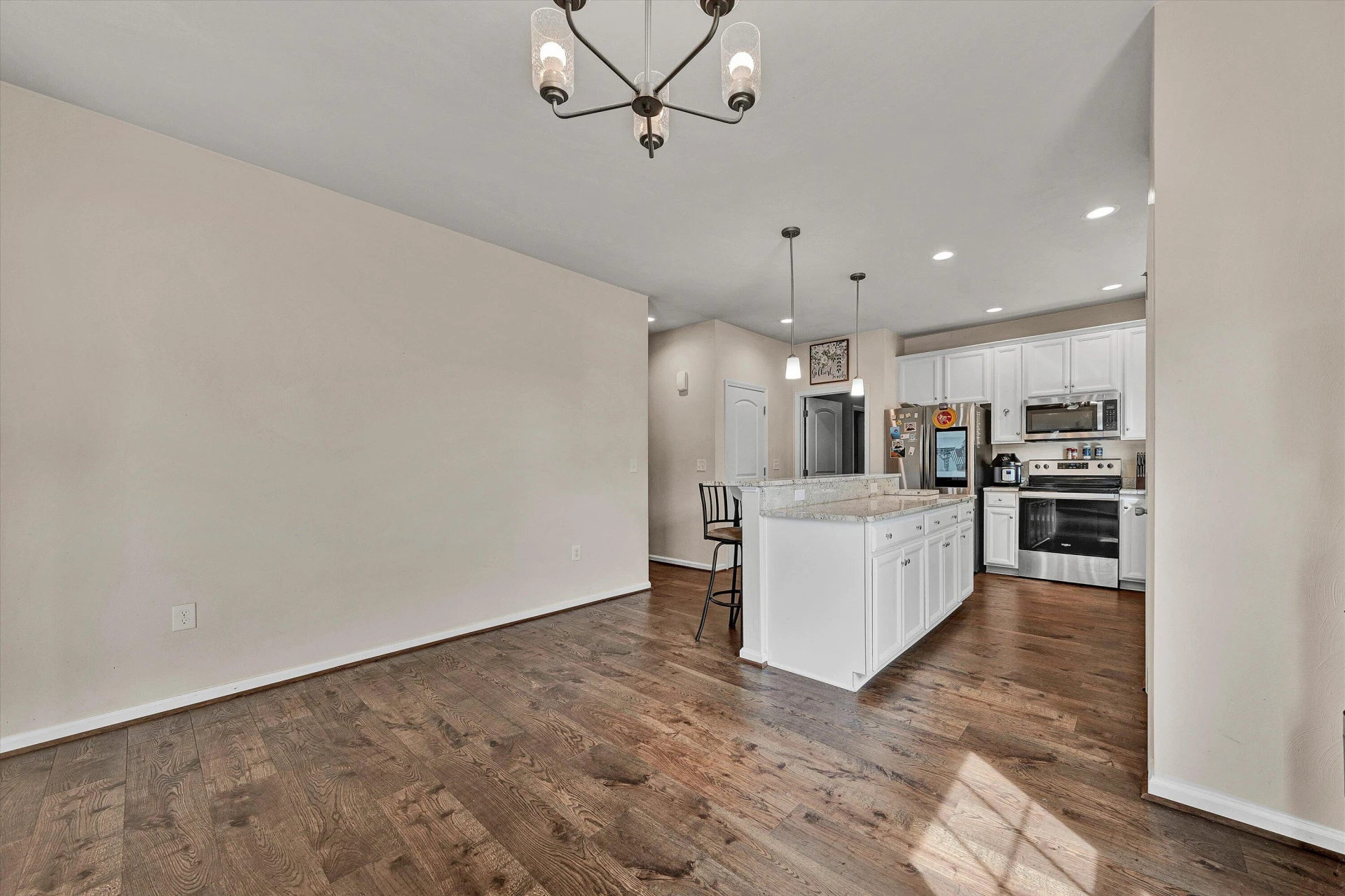 2029 Heys LN - Photo 7