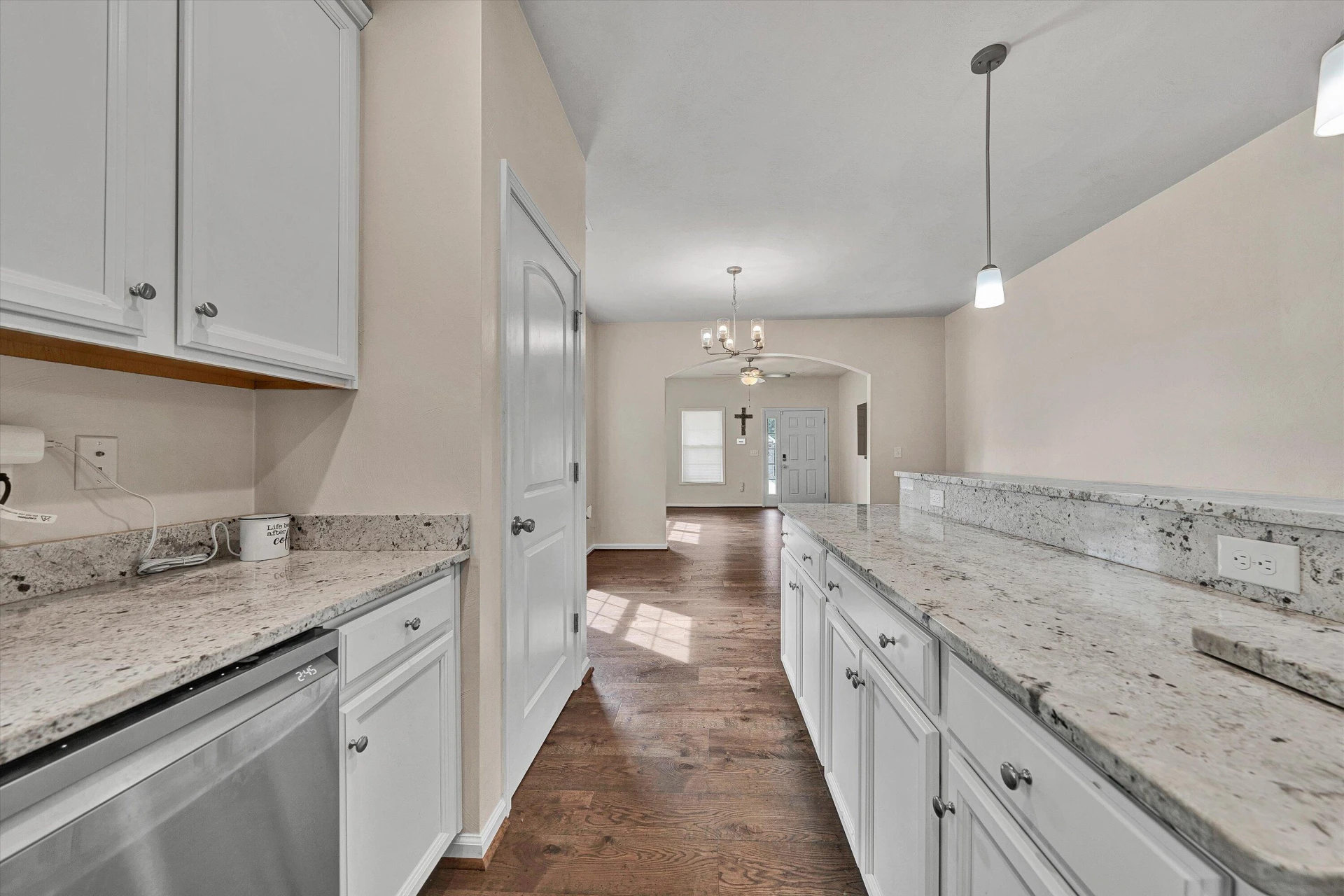 2029 Heys LN - Photo 10