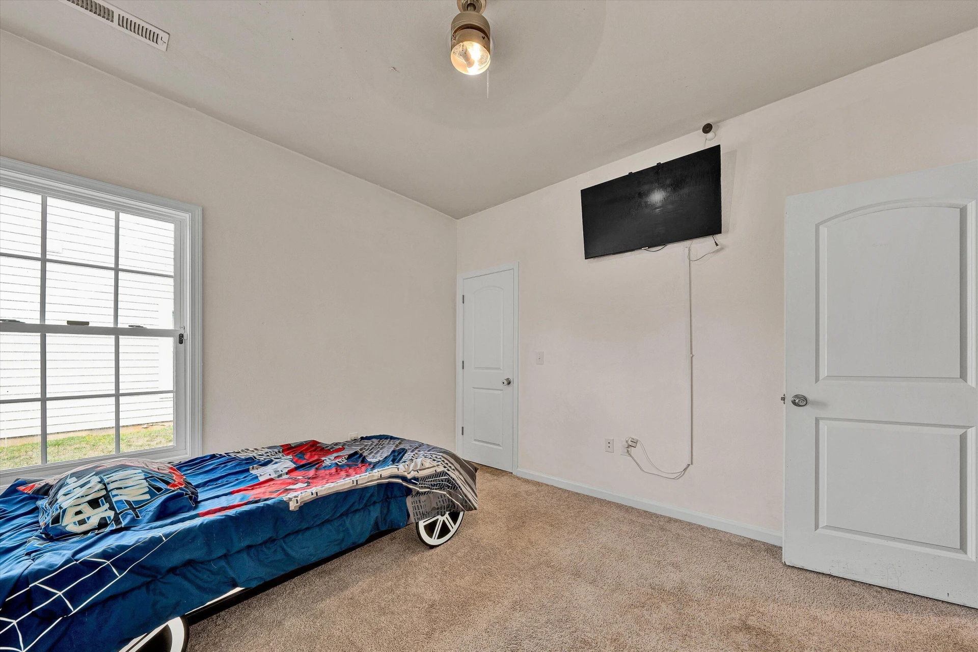 2029 Heys LN - Photo 17