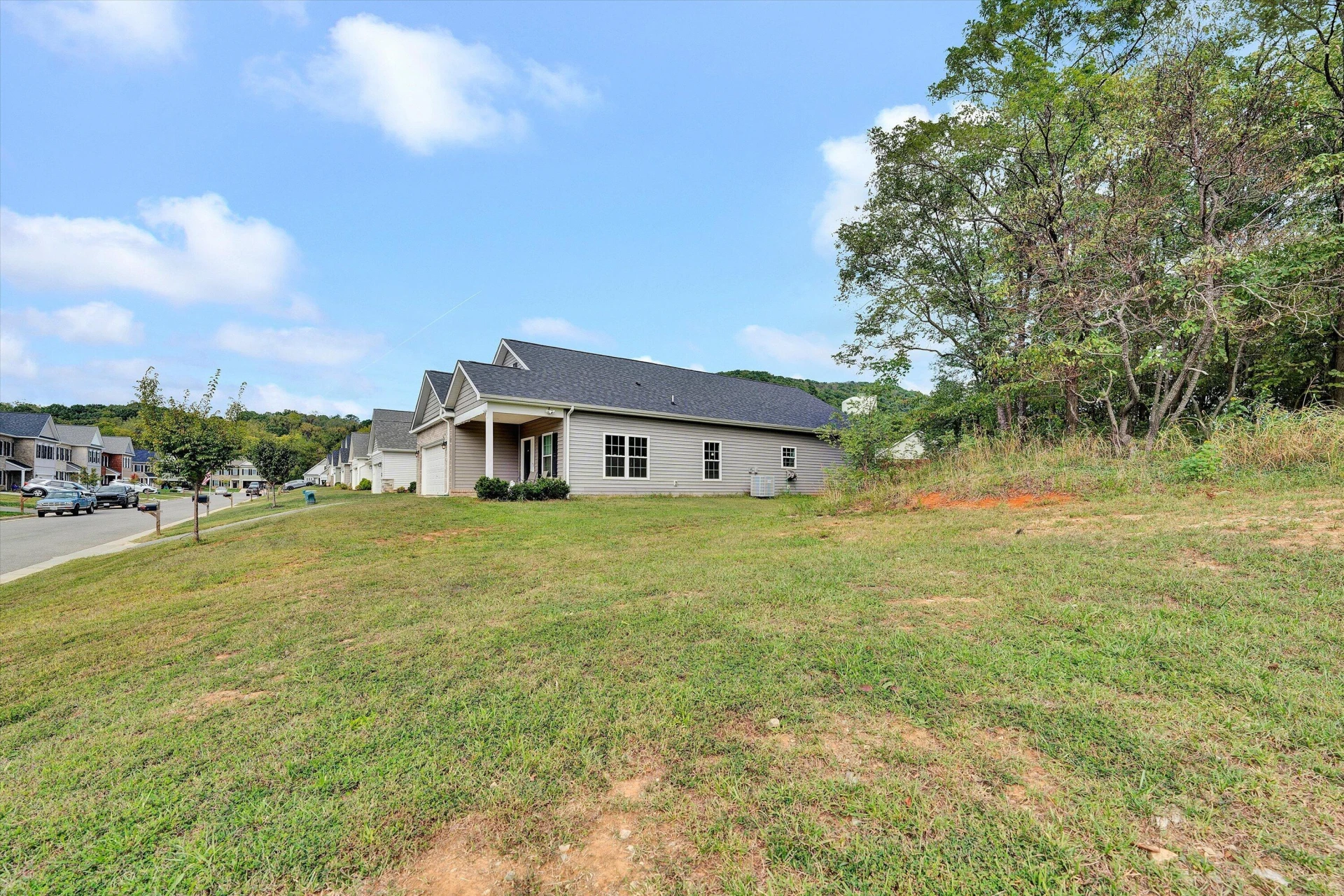 2029 Heys LN - Photo 27