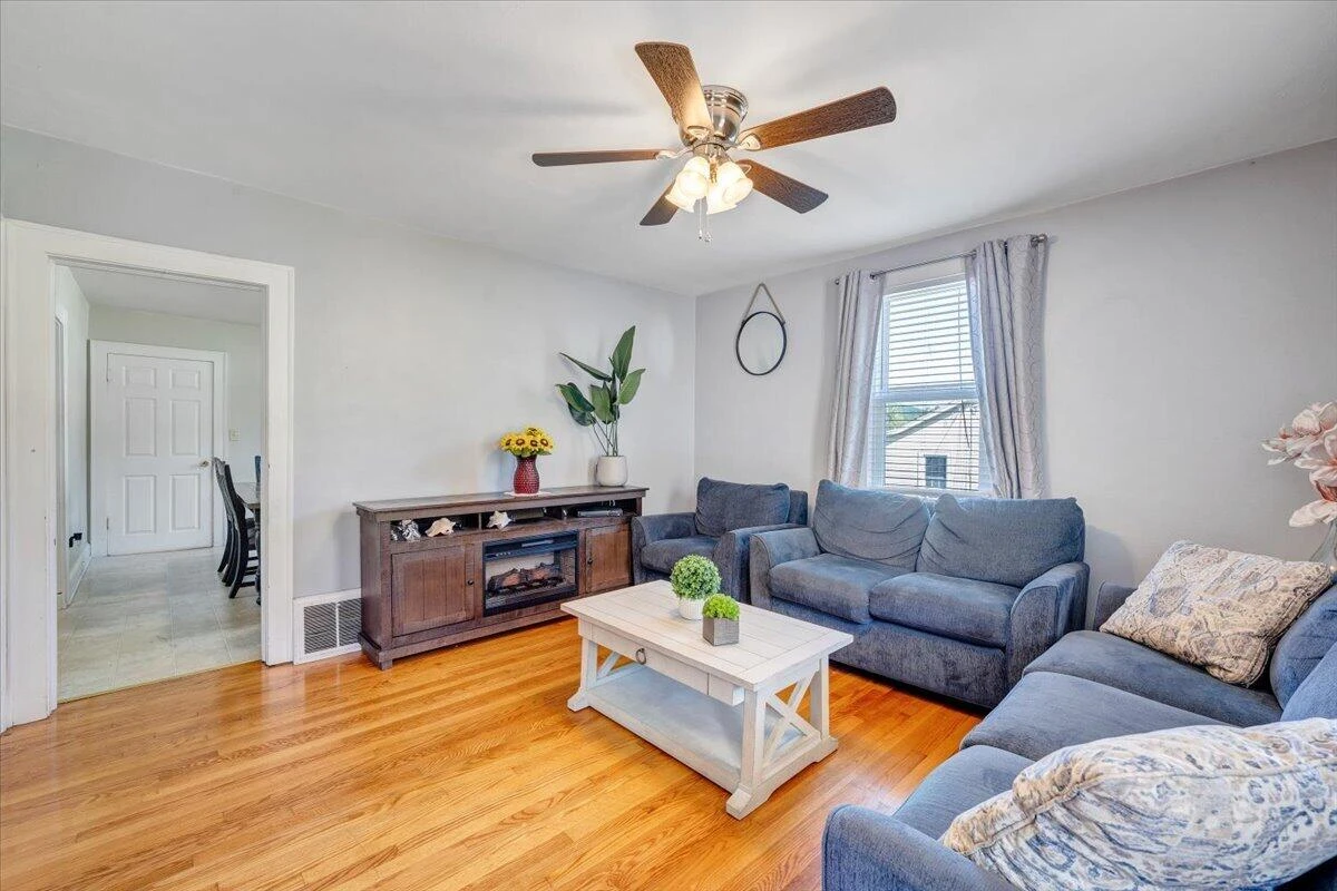 3647 Ventnor RD SE - Photo 3