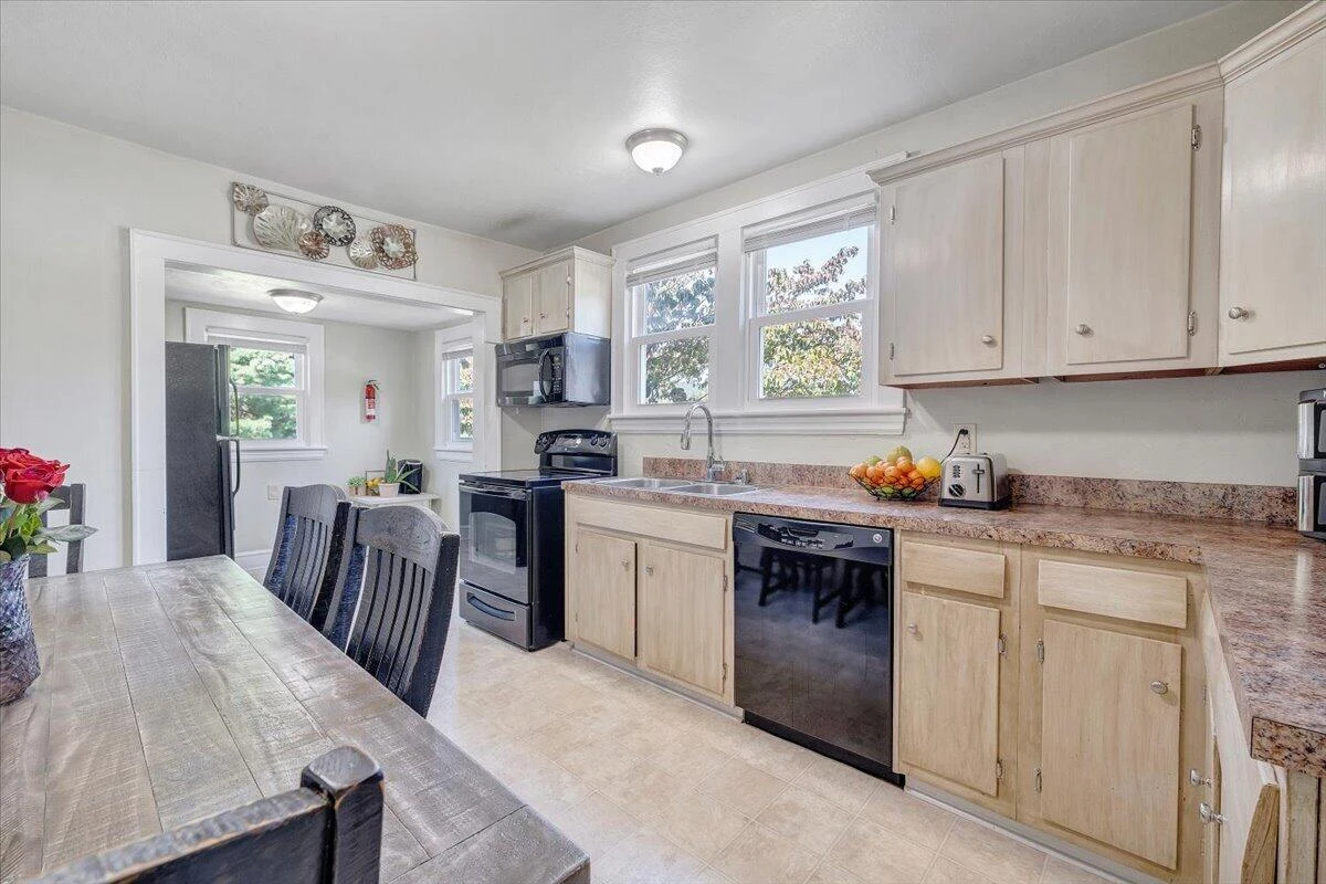 3647 Ventnor RD SE - Photo 7