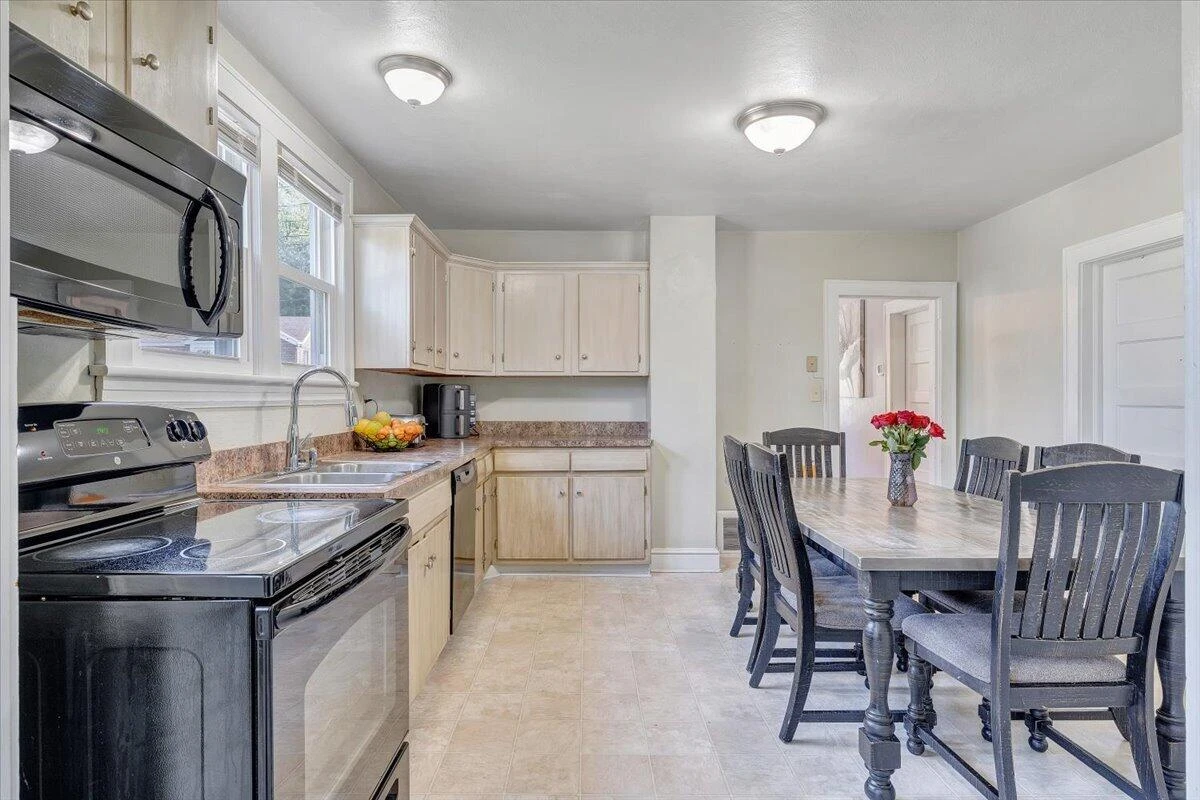 3647 Ventnor RD SE - Photo 9