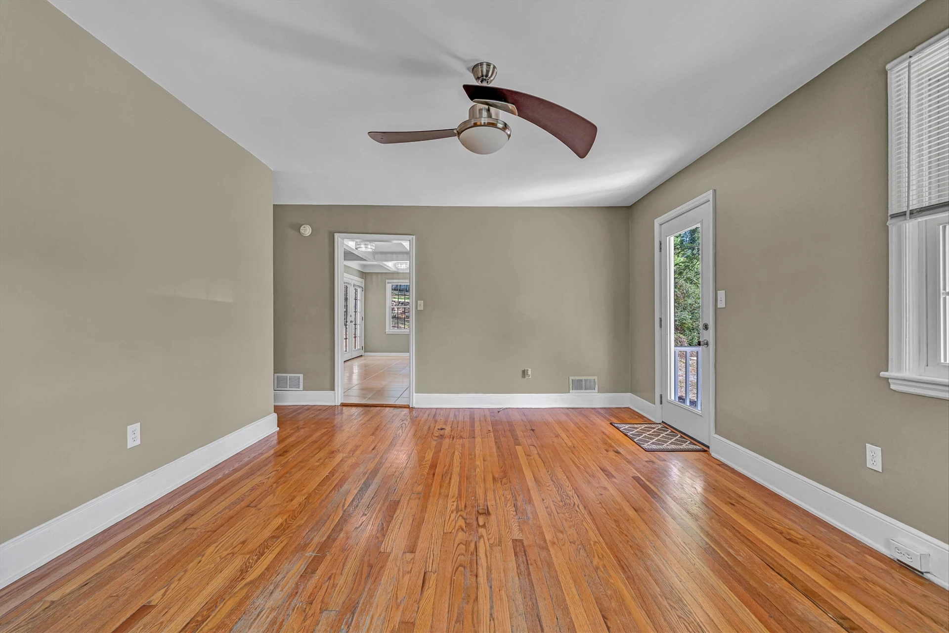 1823 Brandon AVE SW - Photo 7