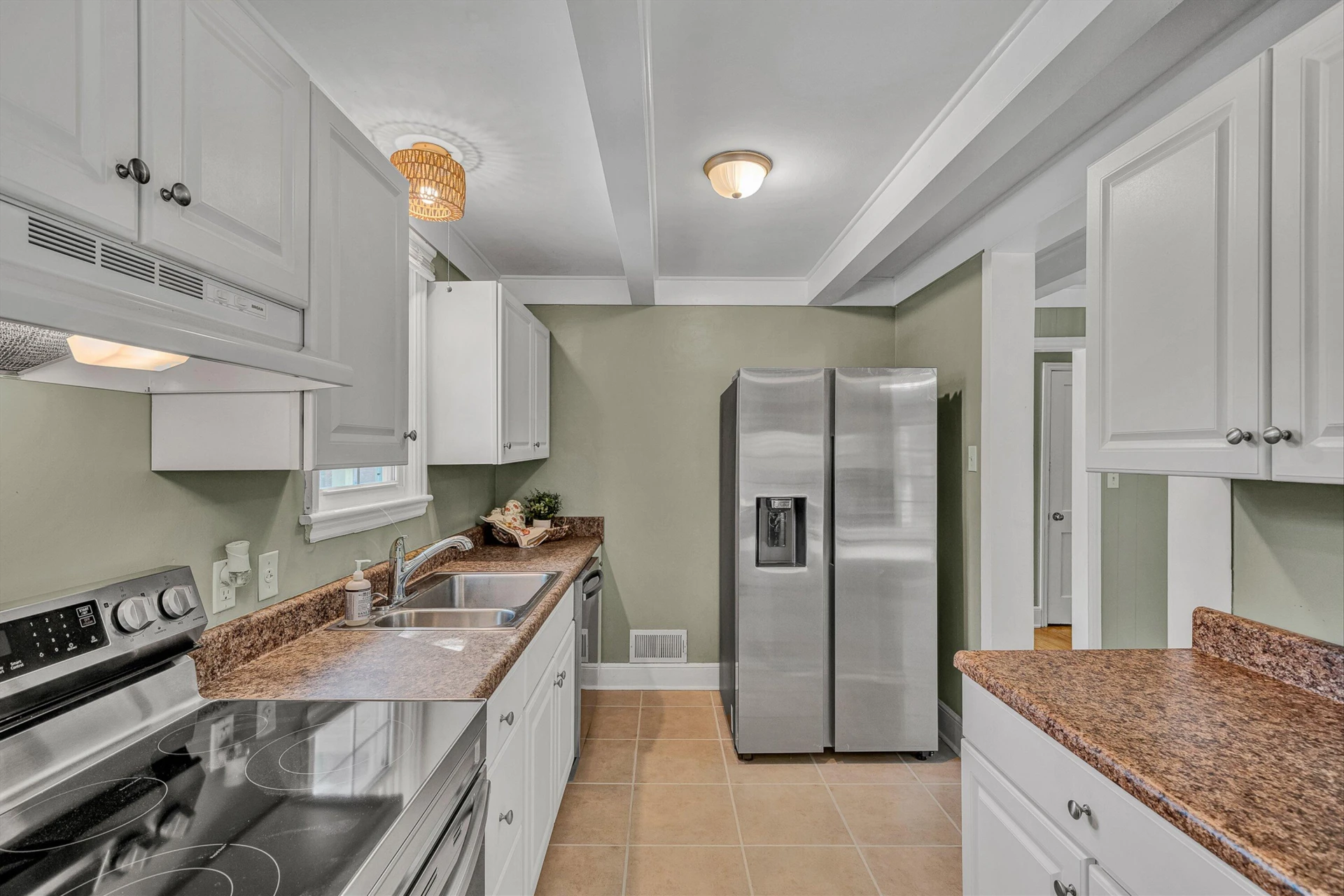 1823 Brandon AVE SW - Photo 9