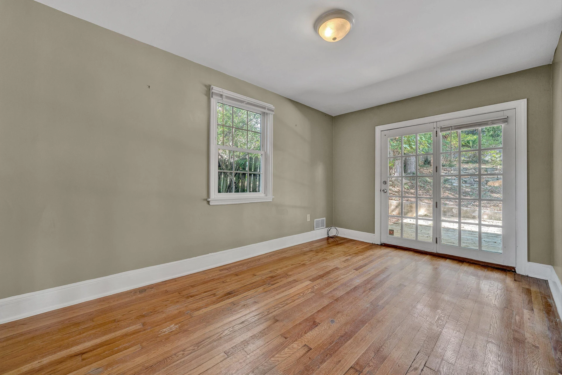 1823 Brandon AVE SW - Photo 16