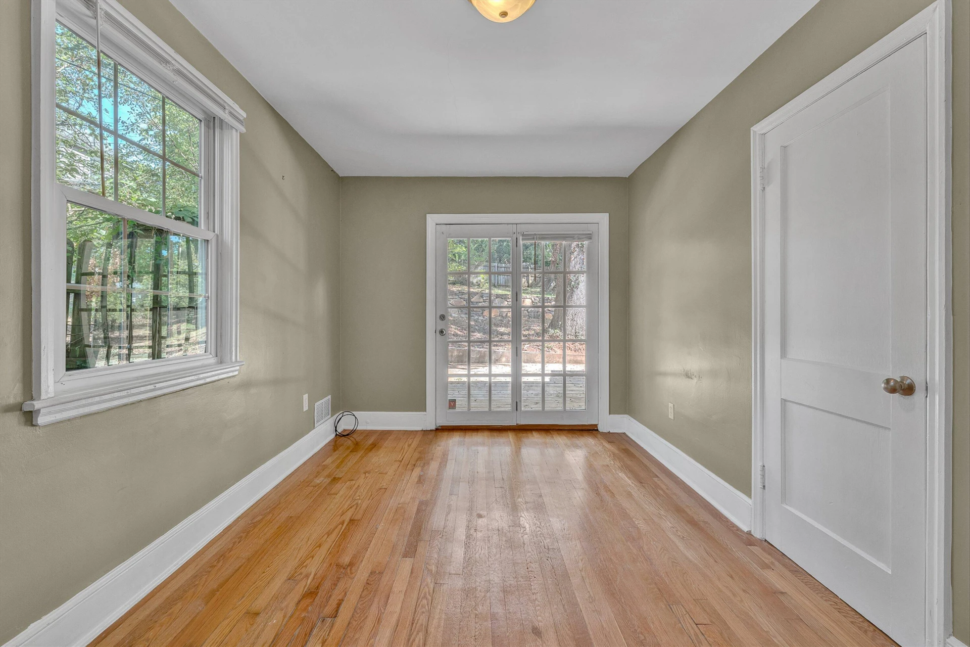 1823 Brandon AVE SW - Photo 17