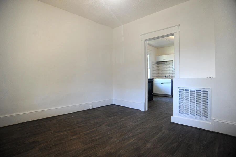 1308 Tazewell AVE SE - Photo 5