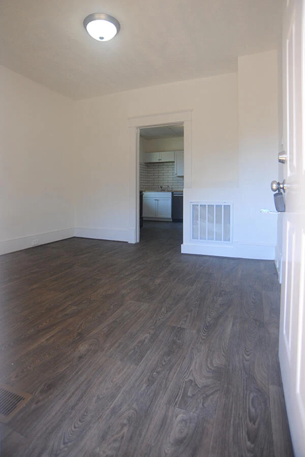 1308 Tazewell AVE SE - Photo 7