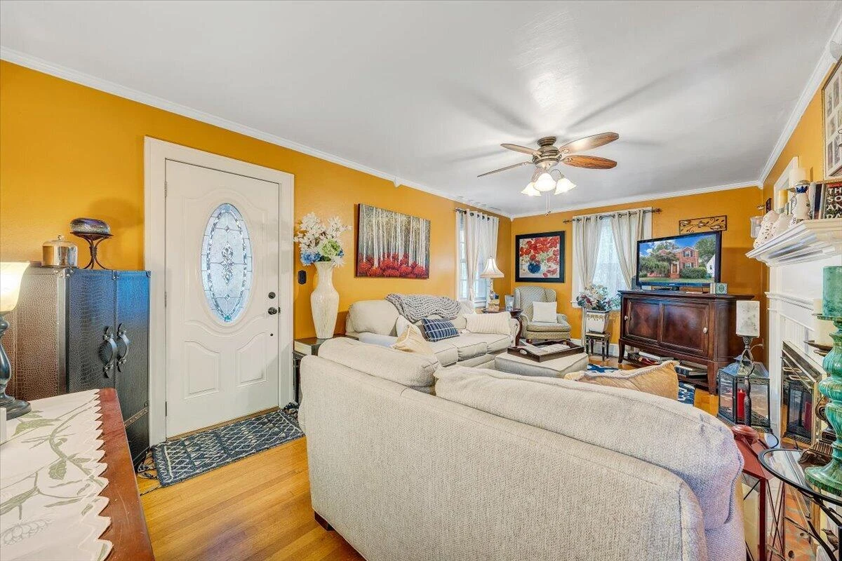 2306 Berkley AVE SW - Photo 5