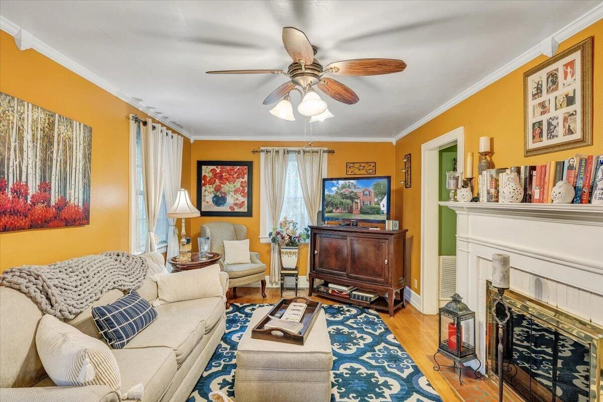 2306 Berkley AVE SW - Photo 6