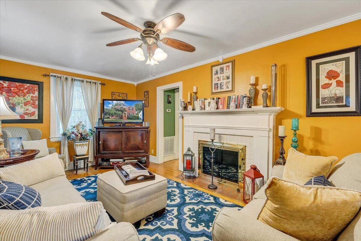 2306 Berkley AVE SW - Photo 7