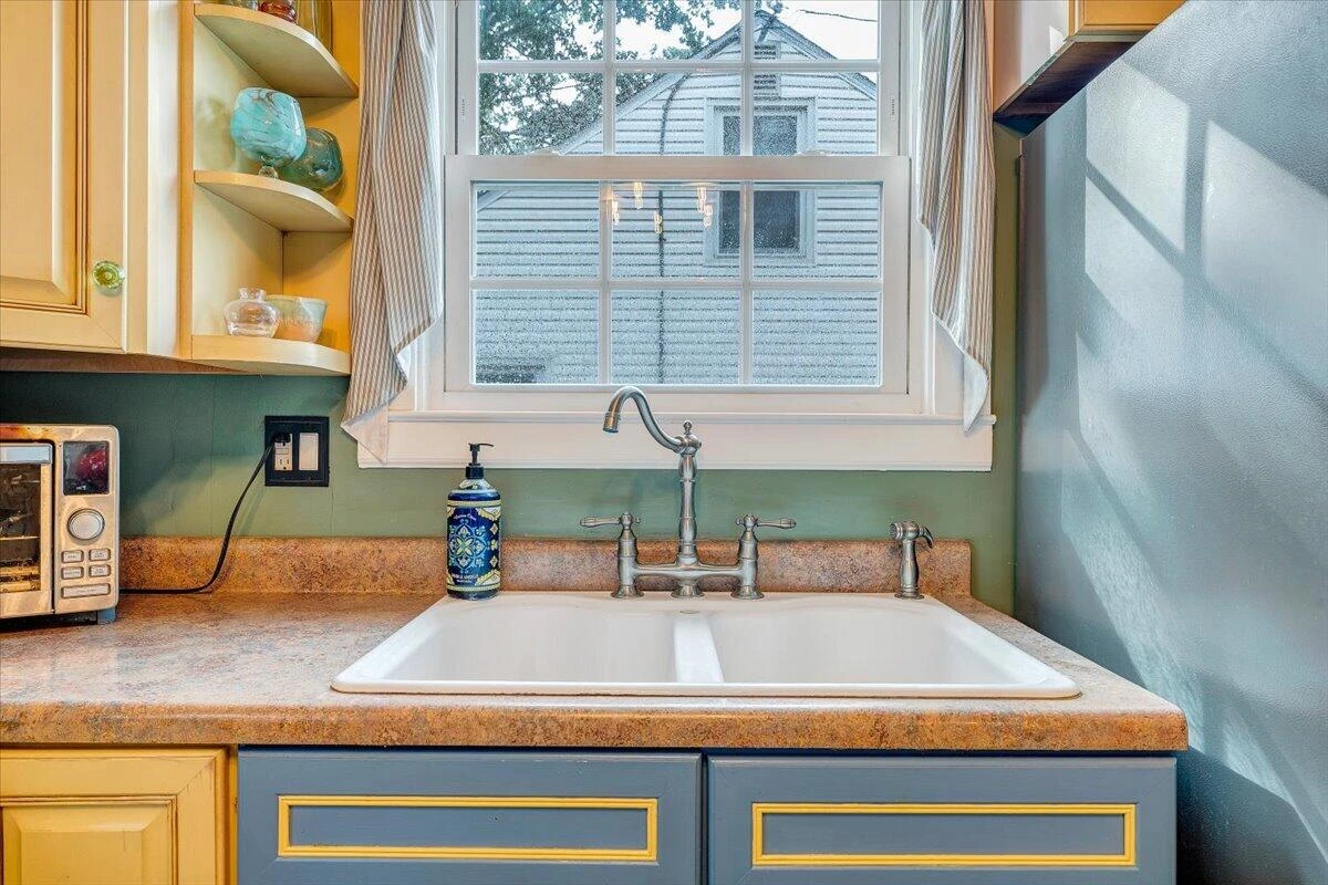 2306 Berkley AVE SW - Photo 14