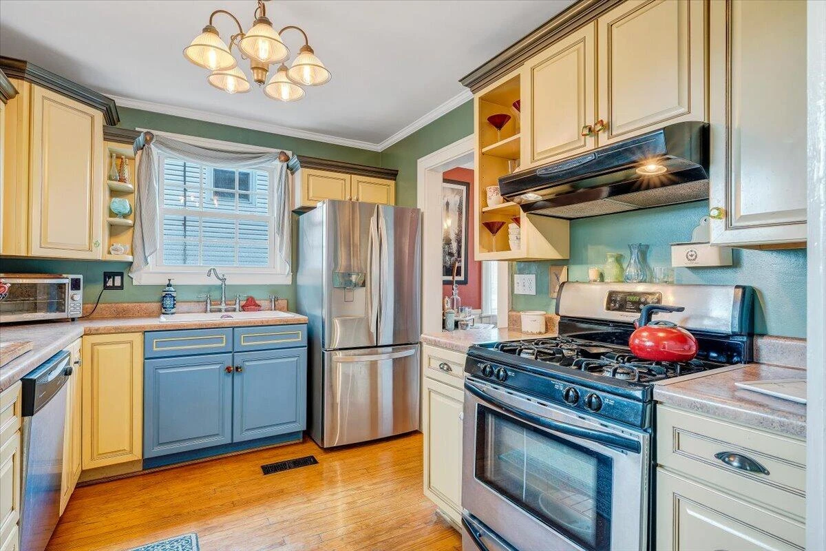 2306 Berkley AVE SW - Photo 16