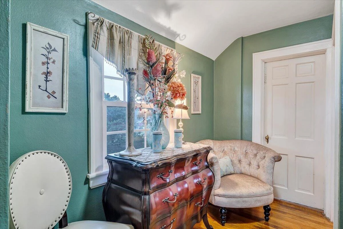 2306 Berkley AVE SW - Photo 18