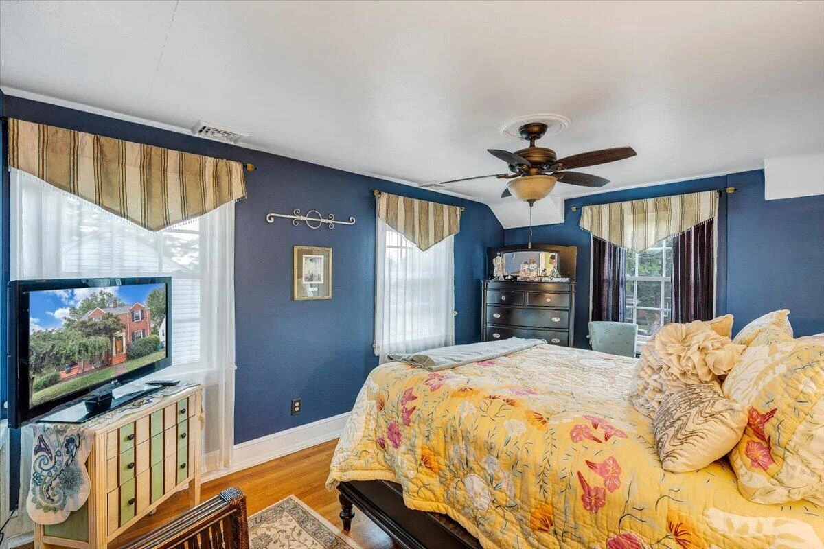 2306 Berkley AVE SW - Photo 19