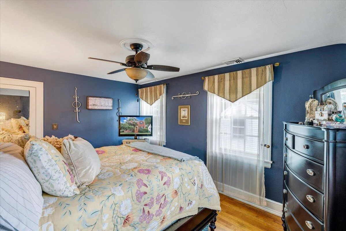 2306 Berkley AVE SW - Photo 20