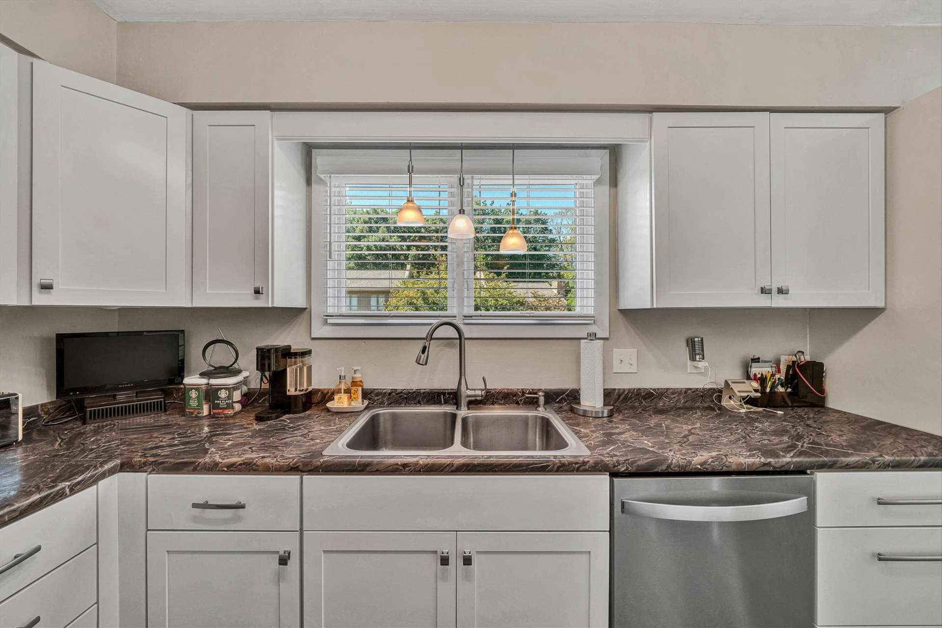 3394 Londonderry LN - Photo 13