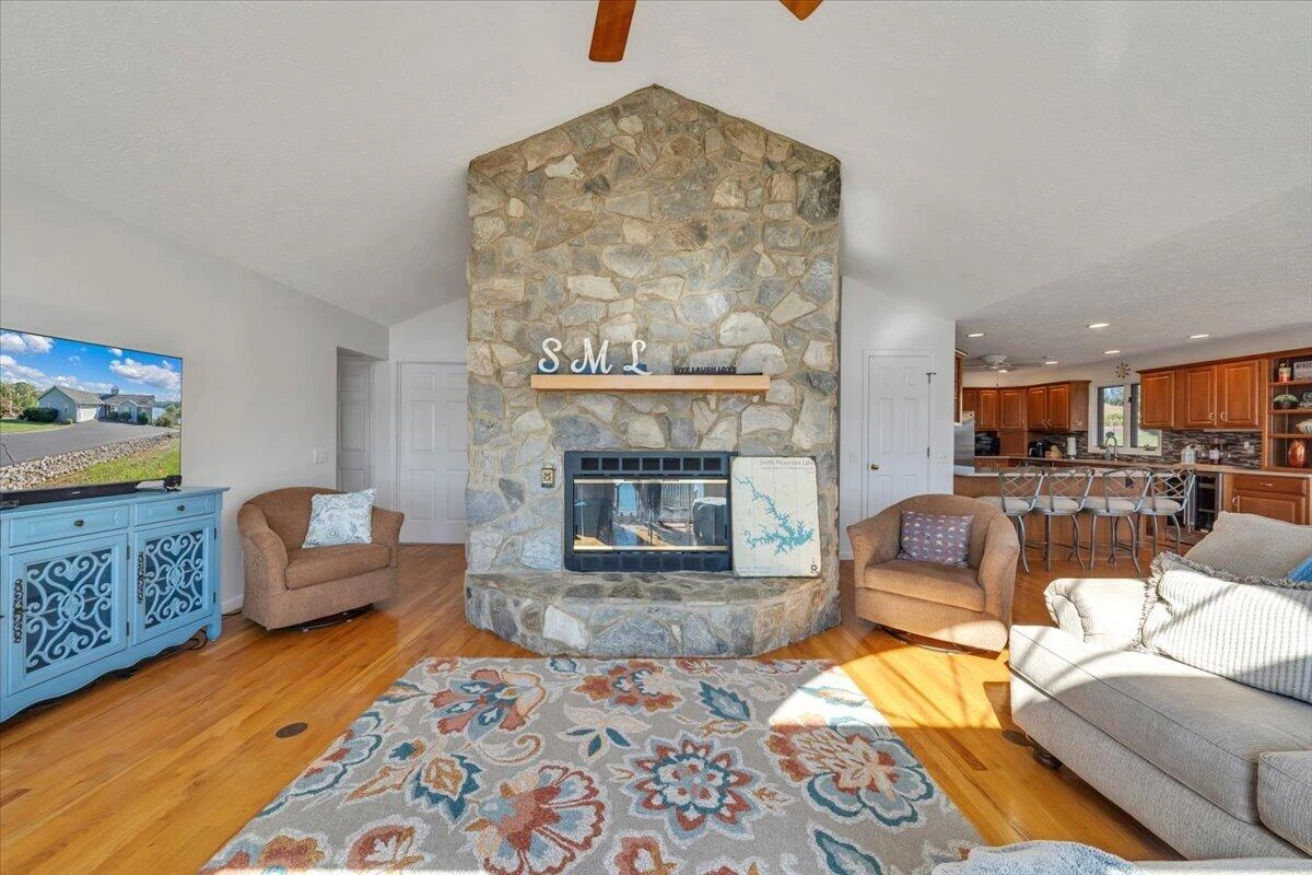 95 Royal CT - Photo 14