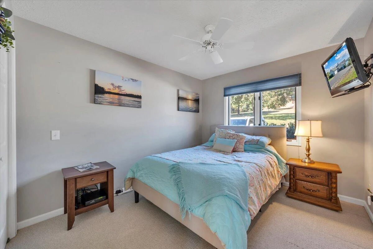 95 Royal CT - Photo 34