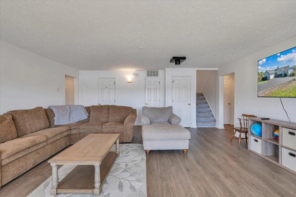 95 Royal CT - Photo 42