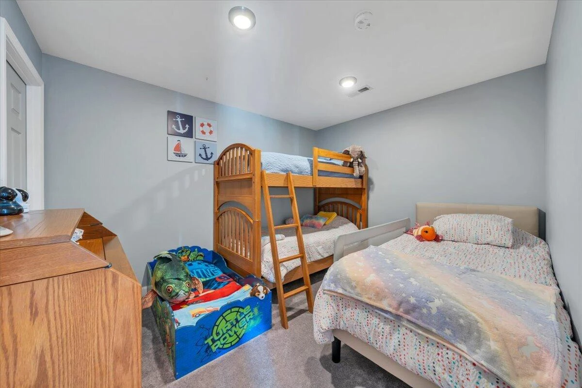 95 Royal CT - Photo 47