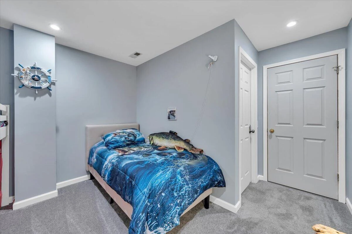 95 Royal CT - Photo 50