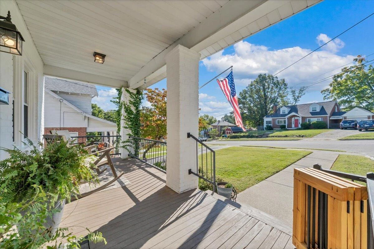 2517 Montgomery AVE SW - Photo 4