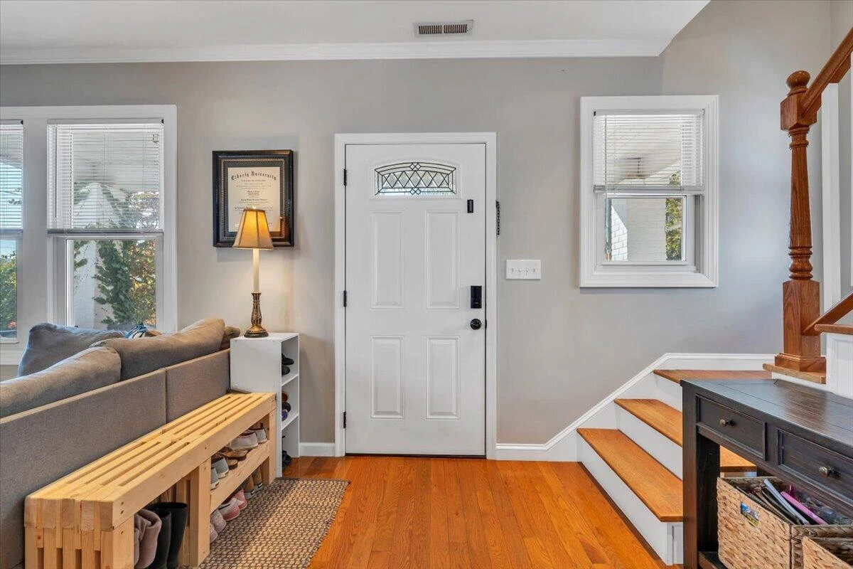 2517 Montgomery AVE SW - Photo 8