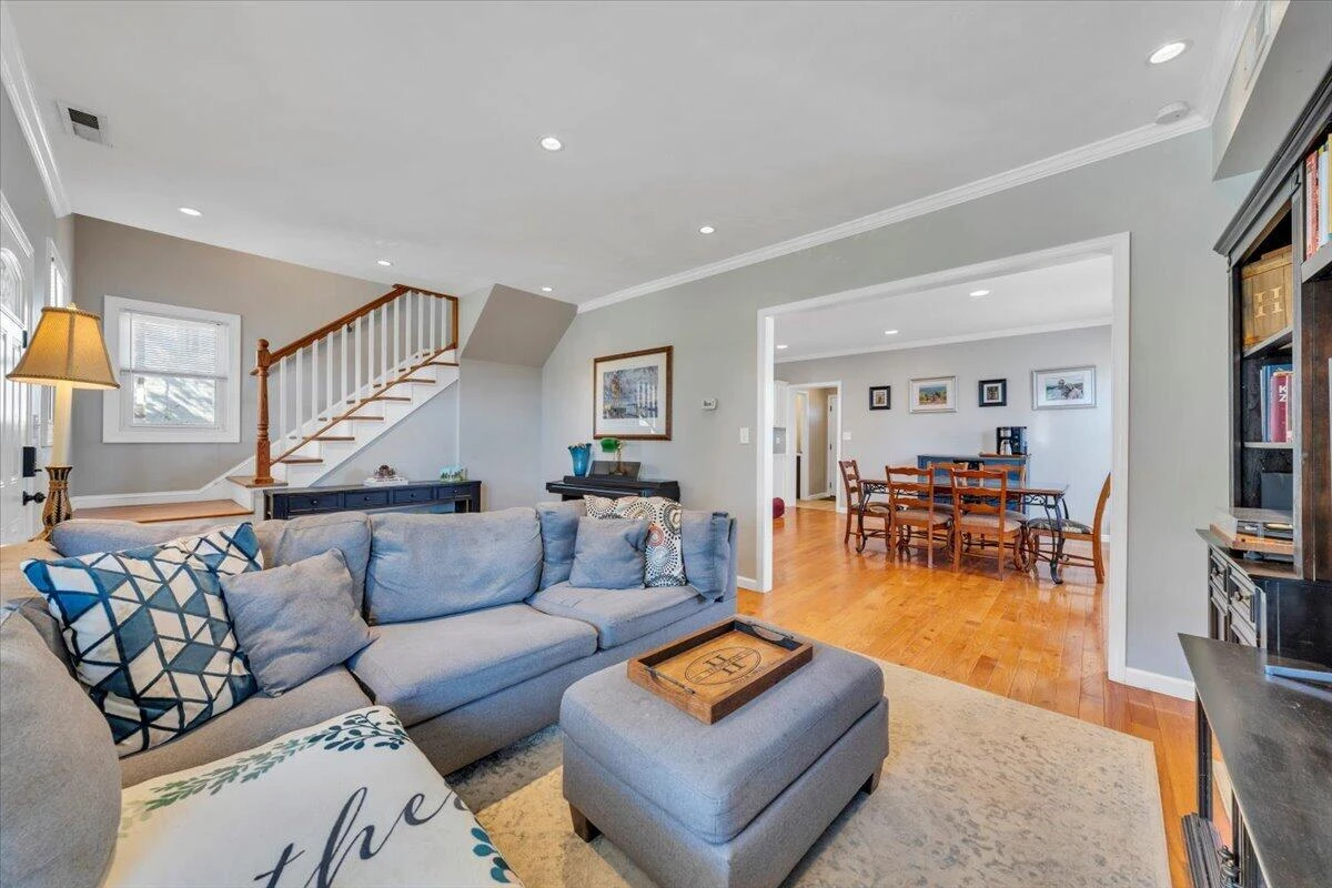 2517 Montgomery AVE SW - Photo 10