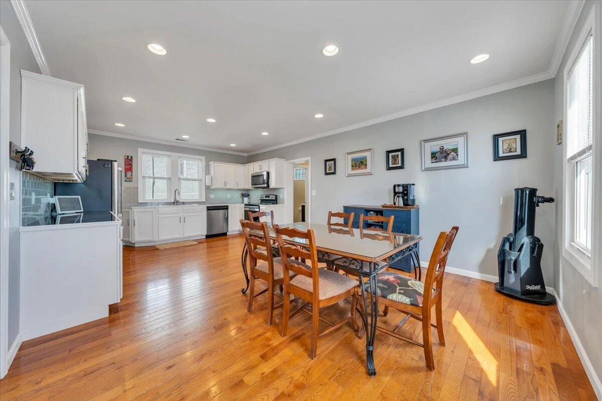 2517 Montgomery AVE SW - Photo 11