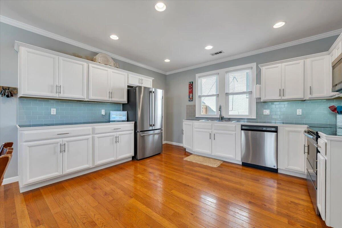 2517 Montgomery AVE SW - Photo 13