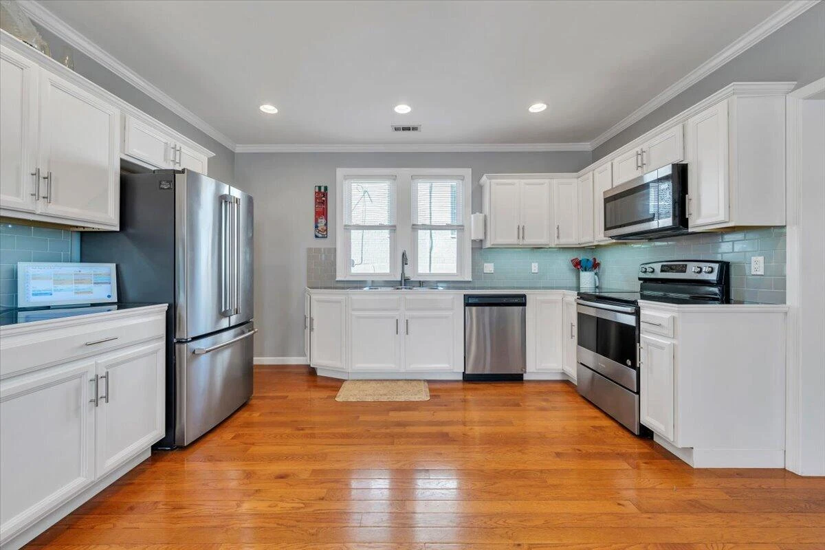 2517 Montgomery AVE SW - Photo 14