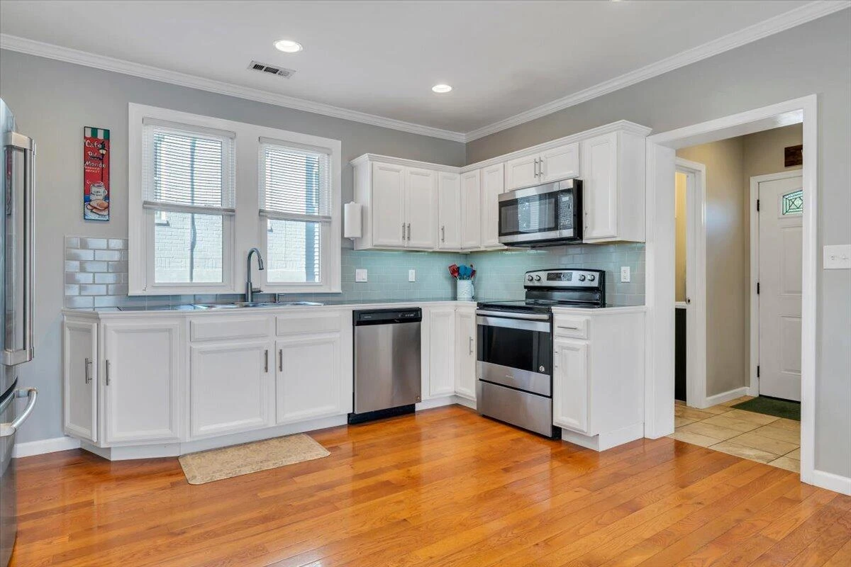 2517 Montgomery AVE SW - Photo 15