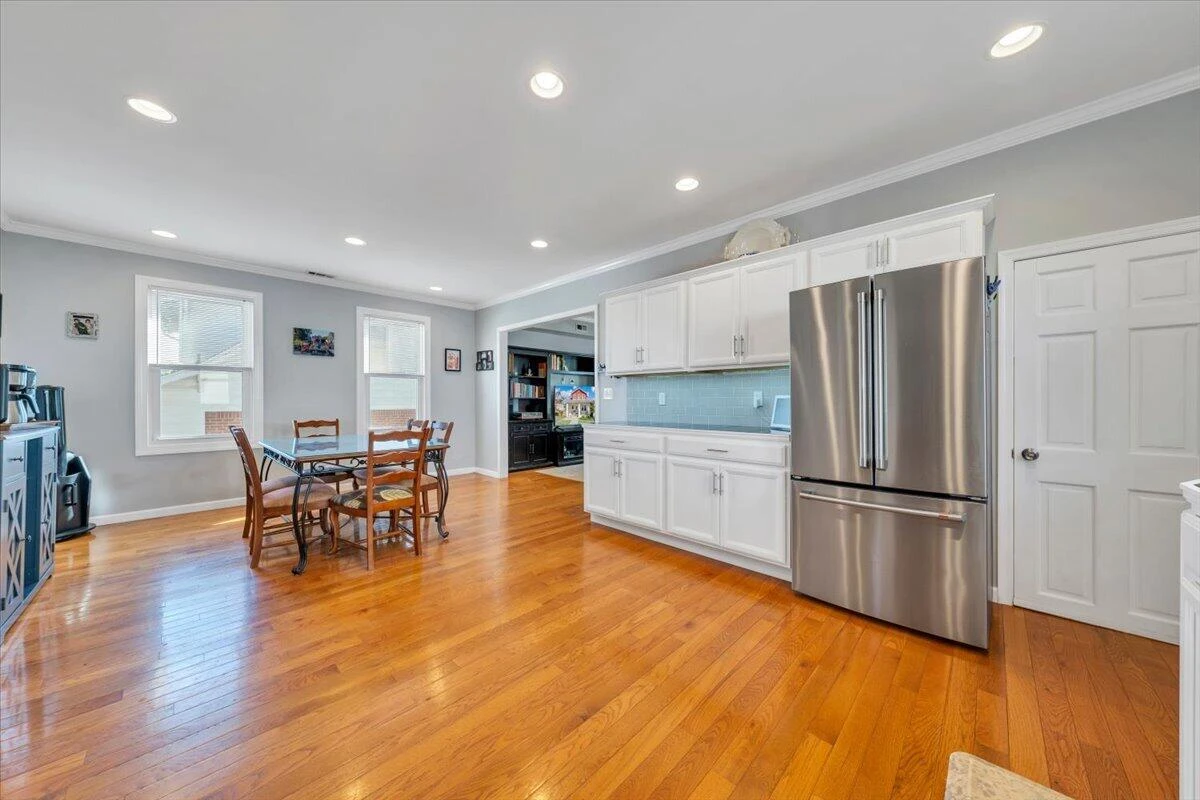 2517 Montgomery AVE SW - Photo 16