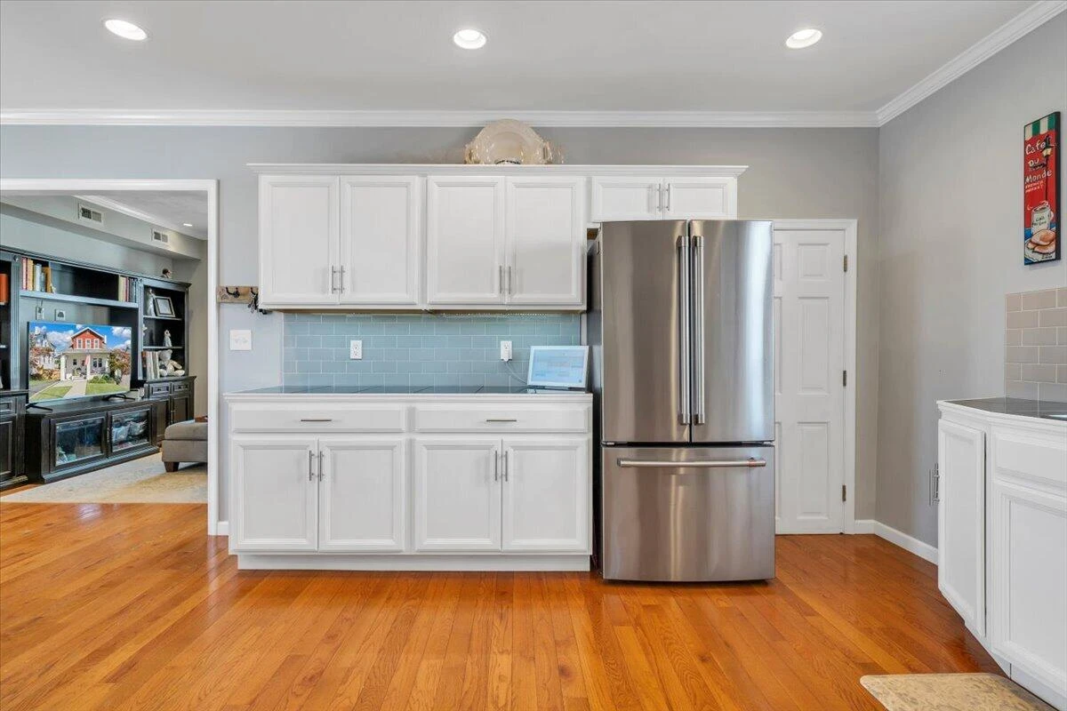 2517 Montgomery AVE SW - Photo 19