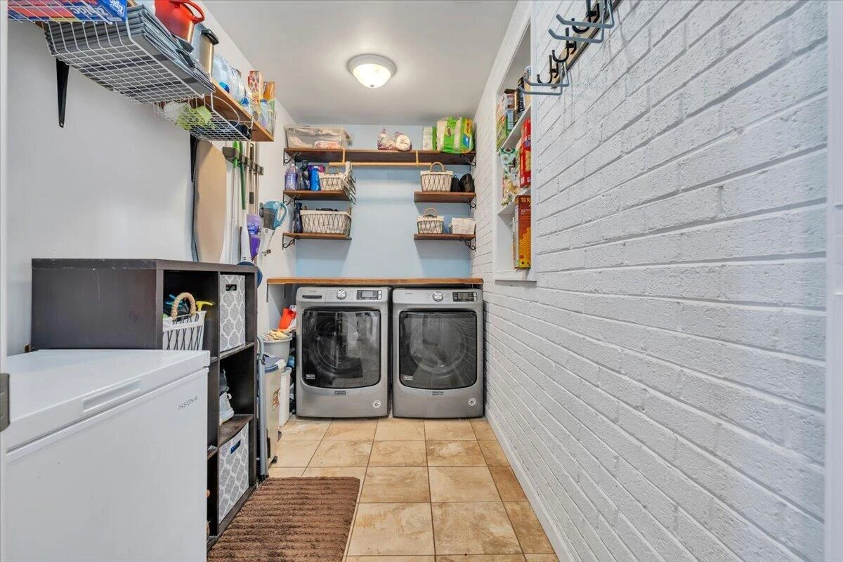 2517 Montgomery AVE SW - Photo 20