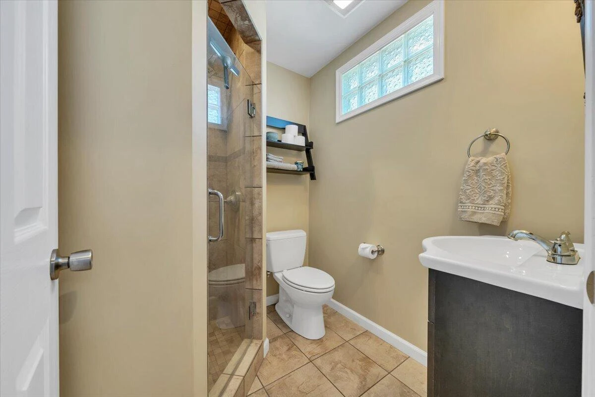 2517 Montgomery AVE SW - Photo 21
