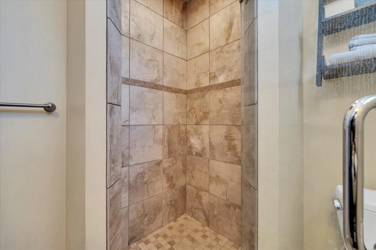 2517 Montgomery AVE SW - Photo 22