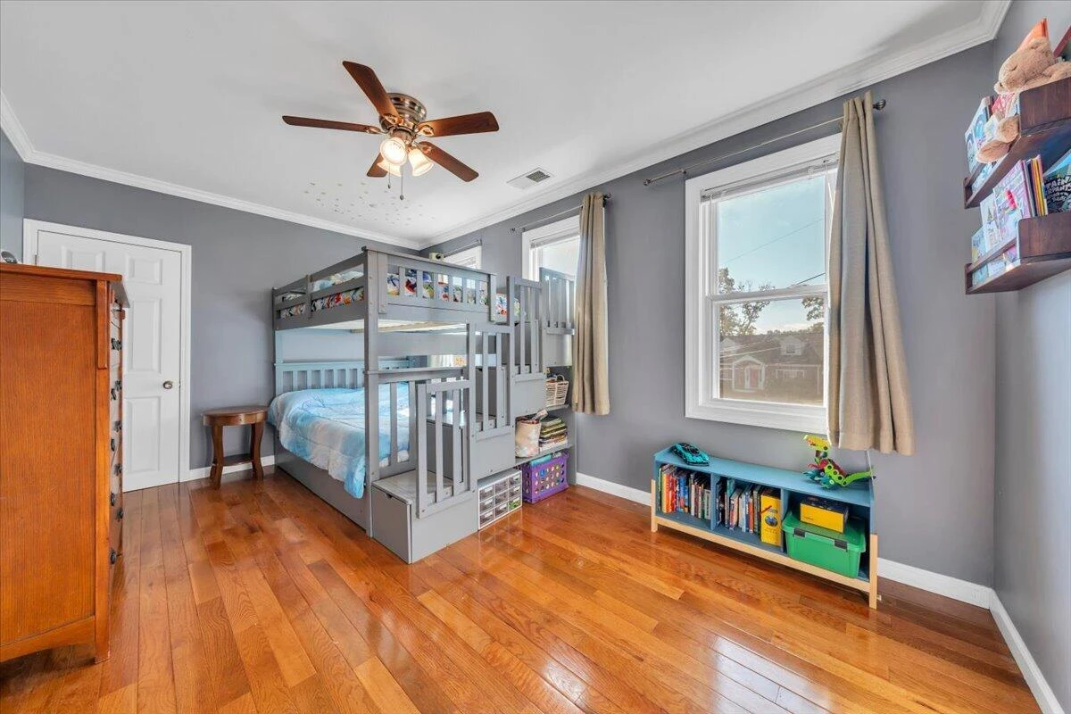 2517 Montgomery AVE SW - Photo 29