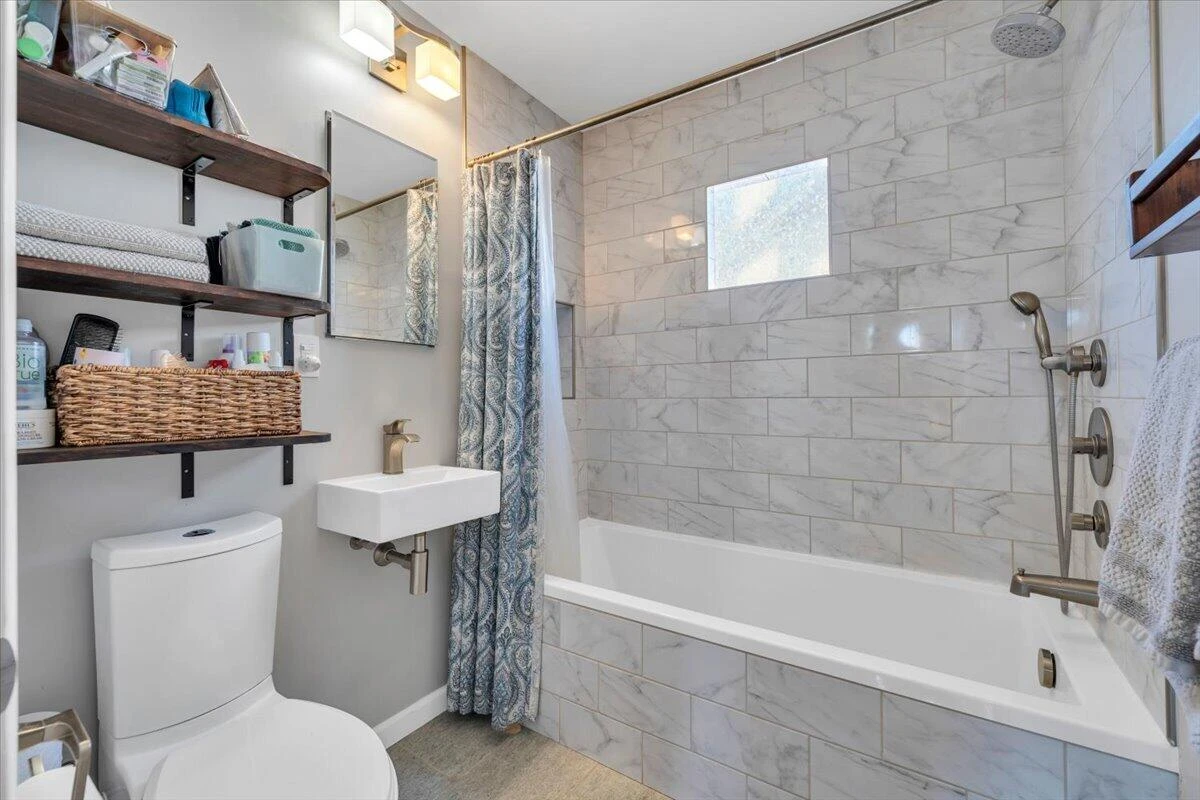 2517 Montgomery AVE SW - Photo 30